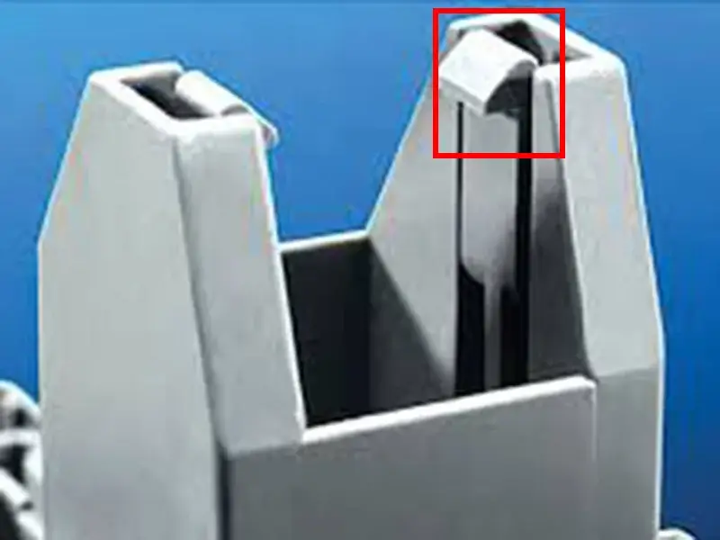 U Shape Snap Fit in Plastic Parts Application