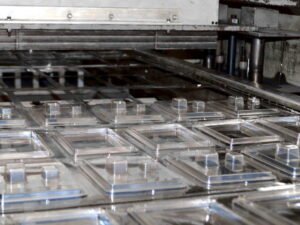 Compression Molding vs Thermoforming