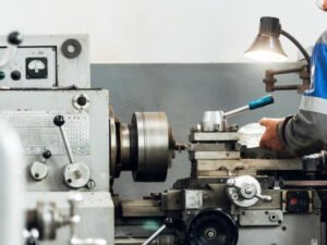 CNC Machining vs Manual Machining: Key Differences, Pros & Cons 1 Manual Machining